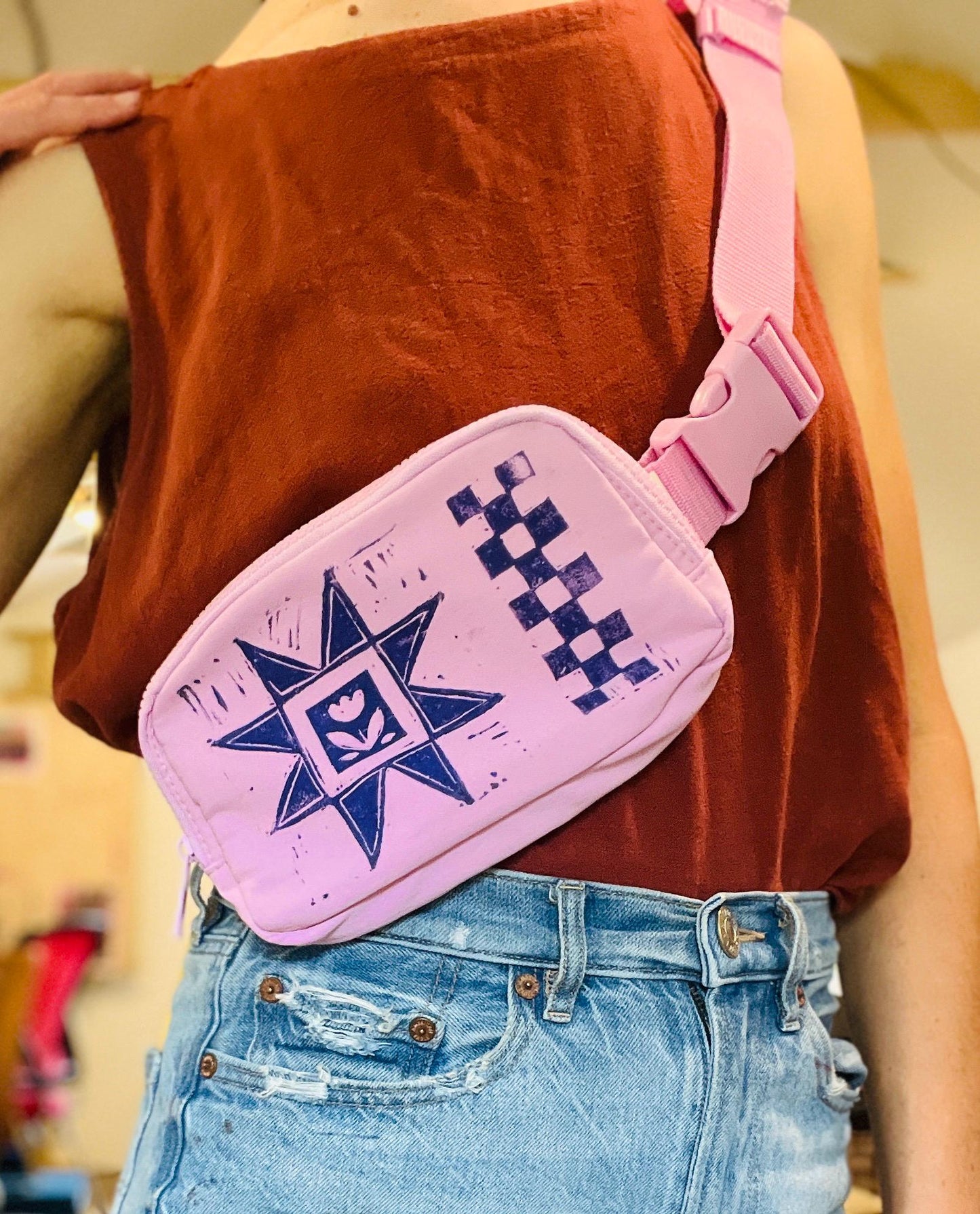 Flower Barn Quilt Folk Fashion - Linocut Printed cross Body Zip bag